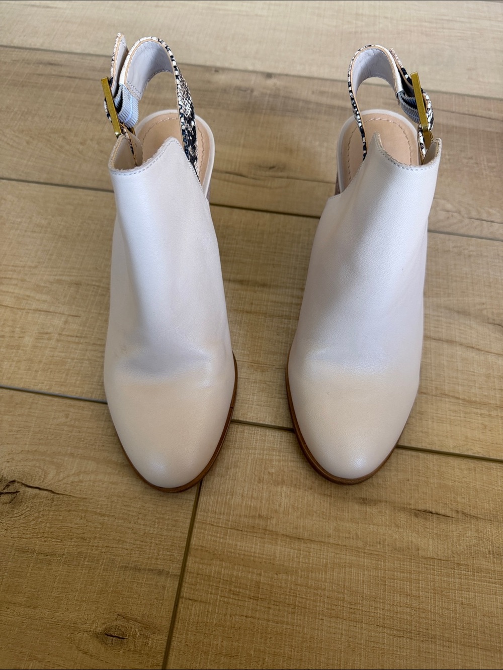 Gibson Latimer cream and snakeskin booties. Size 7